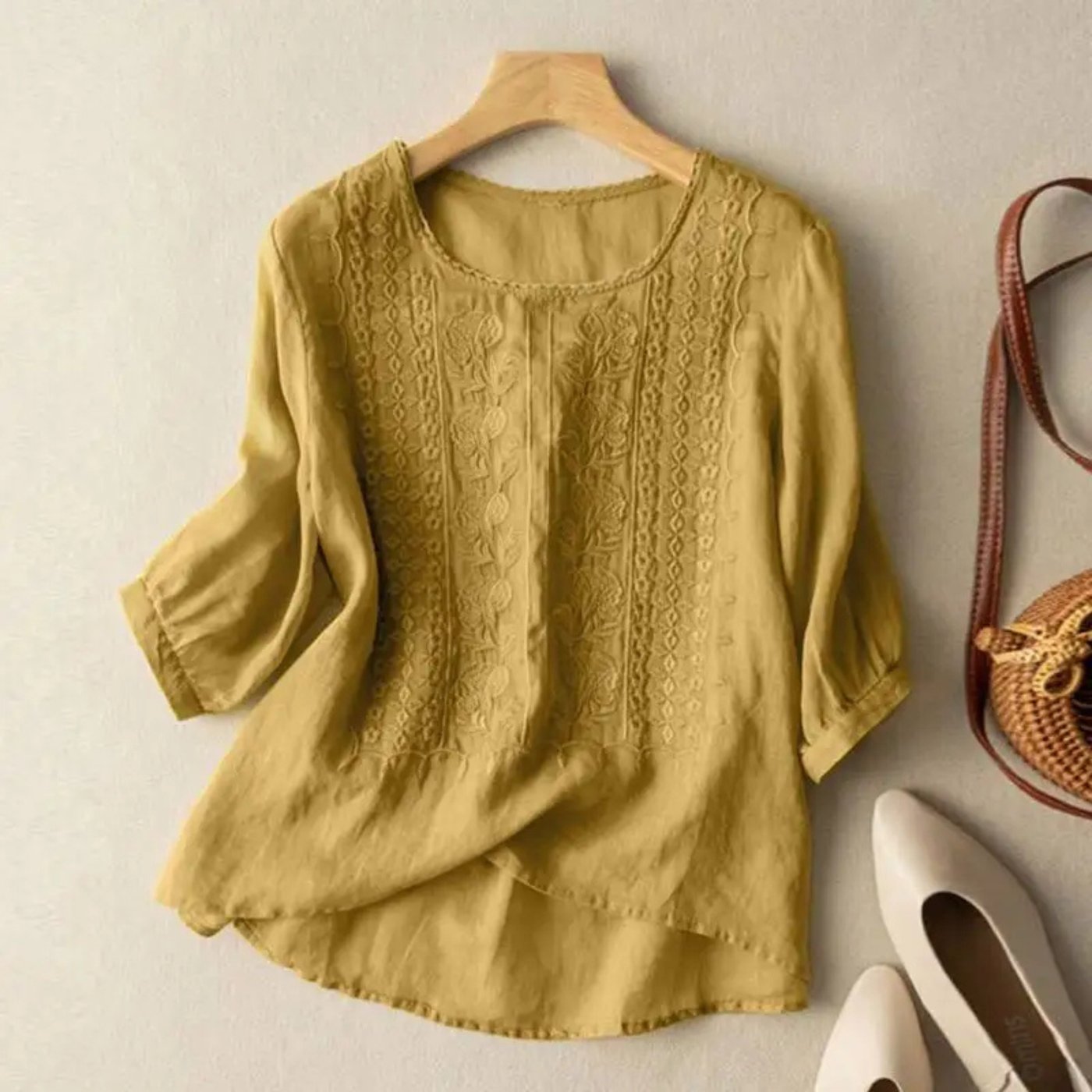 Evelyn | Dames Geborduurde Blouse met Ronde Hals