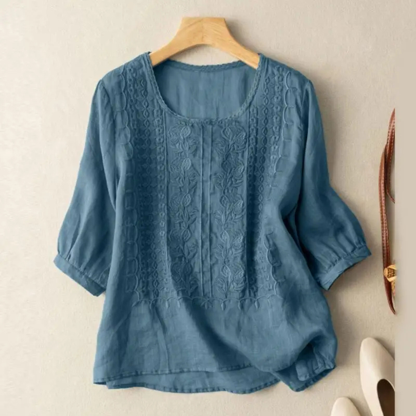 Evelyn | Dames Geborduurde Blouse met Ronde Hals